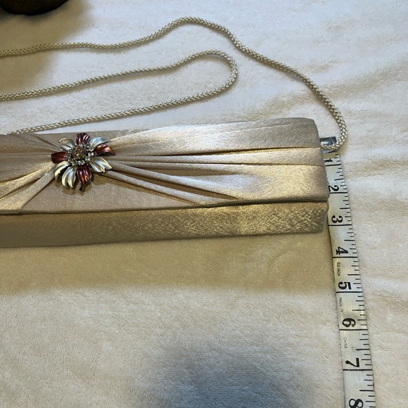 jessica mcclintock Satin Cream Clutch - Picture 6 of 6